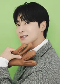 10 Foto Teaser Leader Grup SM yang Visualnya Bikin Hati Adem, Semuanya Bakal Nyanyi Bareng