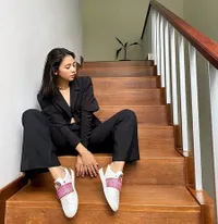 10 Foto Terbaru Aktris Oxcel Paryana, Hot Mama Dua Anak yang Kini Malah Makin Kelihatan Remaja