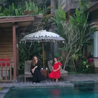 10 Foto Terbaru Mikhaela Lee, Anak Nafa Urbach yang Sudah Beranjak Remaja - Cantik Berdarah Inggris Belanda