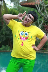 10 Foto Terbaru Ricky Cuaca, Kini Makin Macho dan Fashionable - Gemar Travelling ke Luar Negeri