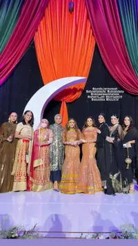 10 Gaya Selebriti di Acara Henna Night Aurel Hermansyah, Ririn Ekawati Tampil Memesona - Arsy Cute Dandan Ala India
