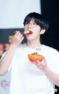 10 Idol K-Pop Ini Nggak Suka Mentimun, Ada Yang Alergi Juga