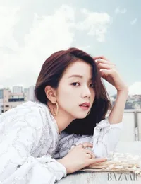 10 Idol K-Pop yang Visualnya Disebut-Sebut Lebih Cocok Jadi Aktor & Aktris: Jisoo BLACKPINK - Jin BTS