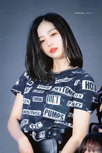 10 K-Pop Idol Ini Punya Visual Sempurna Bikin Speechless, Lisa BLACKPINK - Yeji ITZY