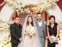 10 Momen Bahagia Chef Marinka di Altar Pernikahan, Dihadiri Keluarga dan Kerabat Terdekat