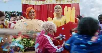 10 Momen Hangat Katy Perry dan Taylor Swift Berdamai