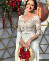 10 Momen Romantis Resepsi Pernikahan Jerinx dan Nora Alexandra, Bernuansa Merah Putih
