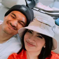 10 Momen Vanessa Angel Menantikan Kelahiran Baby Gala Sky: Main TikTok Bareng Suami - Ngidam Tanaman