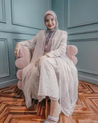 10 OOTD Selebriti Cantik di Hari Raya, Gaya Ashanty Anggun - Zaskia Adya Mecca Santai Pakai Kaos
