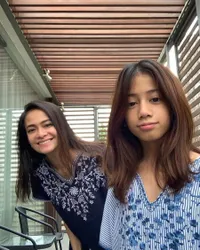 10 Pesona Talullah Maulika Putri Kedua Ersa Mayori, Desainer Cantik yang Kini Beranjak Remaja