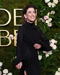 10 Potret Aktris di Red Carpet Golden Globes 2025, Dari Miley Cyrus Hingga Cynthia Erivo Cantiknya Stunning