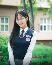 10 Potret Aktris Korea yang Masih Cocok Perankan Anak SMA di Usia Kepala 3, Ada Park Min Young - Shin Hye Sun