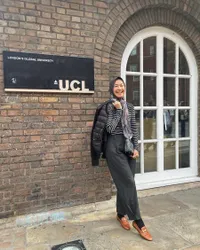 10 Potret Alya Rohali Kunjungi Kampus Putrinya di London, Dampingi Namira Adjani di Hari Pertama Masuk Kuliah S2