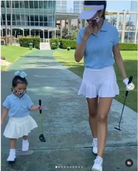 10 Potret Anak Bungsu Farah Quinn Saat Main Golf, Tunjukkan Senyum Lucu dan Menggemaskan