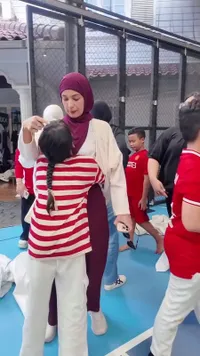 10 Potret Anak Shireen Sungkar Ikut Lomba 17 Agustus di Andara, Dapat Bonus Hadiah dari Nagita Slavina