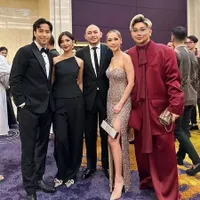 10 Potret Artis di Pernikahan Mahalini dan Rizky Febian, Penampilan Olla Ramlan Tuai Kritik - Nagita Slavina Pakai Gaun Nyaris Seharga Rp100 Juta 