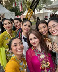 10 Potret Artis Hadiri 'Istana Berkebaya', Ada Nagita Slavina yang Tampil Sebening Embun - Tissa Biani Tetap Menawan Meski Make Up Sendiri