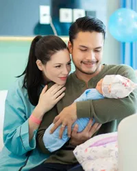 10 Potret Asher Anak Randy Pangalila yang Kini Berusia Satu Tahun, si Kecil Kebanggaan Ayah dan Bunda