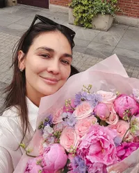10 Potret Bridal Shower Luna Maya di Shanghai, Penuh Bahagia Bareng Bestie - Aura Pengantin Terpancar Paripurna
