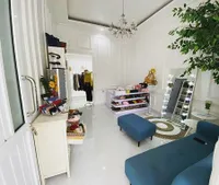 10 Potret Butik Fashion Bisnis Salmafina Sunan yang Baru Saja Dibuka, Interior Simple Dihiasi Warna Serba Putih