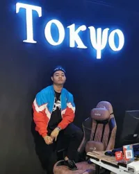 Mengintip 10 Foto Warnet Berkelas Milik Reza Arap dan Kaesang Pangarep