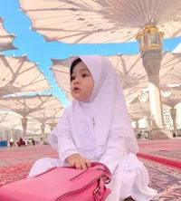 10 Potret Cantik Anak Selebritis Dalam Balutan Hijab, Lucu dan Menggemaskan