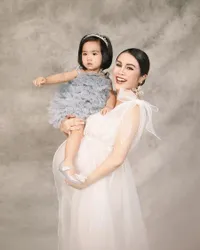 10 Potret Cantik Baby Briell, Putri Momo Geisha yang Suka Pakai Baju Branded Ala Sosialita Cilik