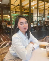 10 Potret Cantik Memes Prameswari yang Diisukan Menikah Dengan Sule, Sempat Dekat Dengan Billy Syahputra