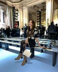 10 Potret Cantik Mikha Tambayong di Event Fashion Show Tory Burch, Pose Bareng Park Eun Bin - Lana Condor