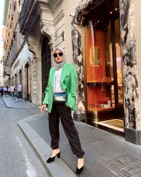 10 Potret Cantik Olla Ramlan Saat Liburan ke Italia, Outfit-nya Elegan dan Mewah!
