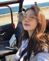 10 Potret Cantik Suzy di Lokasi Syuting VAGABOND, Selalu Curi Perhatian Setiap Waktu