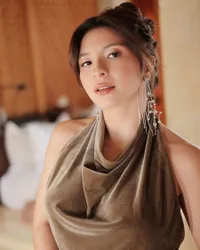 10 Potret Cantiknya Shalom Razade Saat Jadi Bridesmaid, Menawan Pamer Punggung Pakai Gaun Backless