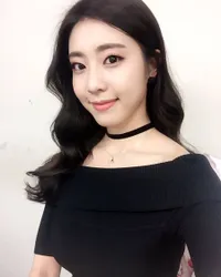 10 Potret Cho Eun Jung, Istri Cantik So Ji Sub yang Terpaut Usia 17 Tahun