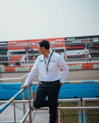 10 Potret Darma Mangkuluhur Anak Tommy Soeharto di Balapan Formula E, Aura Pejabat Terpancar - Akrab Bareng Ananda Mikola Hingga Sandiaga Uno