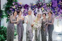 10 Potret Detail Penampilan Cantik Aaliyah Massaid Jadi Bridesmaid di Pernikahan Mahalini, Simple Tapi Elegan