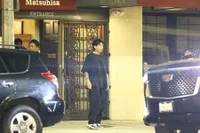 10 Potret Detik-detik Jungkook BTS Tertangkap Kamera Paparazi Merokok Habis Makan di Los Angeles - Sambangi Restoran Tempat Nongki Seleb Hollywood