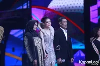 10 Potret Detik-detik Melly Lee Raih Gelar Juara Pertama D'Academy Asia 6, Tangis Bahagia Pecah - Sujud Syukur Didampingi Kedua Orangtua