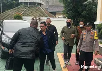 10 Potret Detik-Detik Virgoun & Inara Rusli Bertemu di Sidang Cerai, Duduk Bersebelahan di Depan Mediator