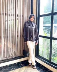 10 Potret Dhena Devanka Mantan Istri Jonathan Frizzy Pakai Hijab, Ingin Belajar Pelan-pelan - Minta Didoakan Agar Jadi Lebih Baik