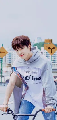 10 Potret Dino SEVENTEEN, Maknae Kebanggaan Carat yang Jago Dance!