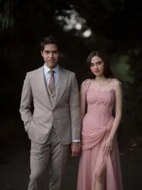 10 Potret El Rumi dan Syifa Hadju Prewedding Estetik di Kebun Raya London