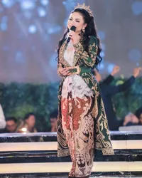 10 Potret Elegan Kris Dayanti Saat Pakai Batik, Perpaduan Tradisi dan Kesopanan