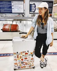 10 Potret Fashion Airport Cita Citata, Tampil Santai Tenteng Tas Branded