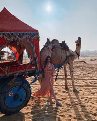 10 Potret Febby Rastanty Pakai Kain Sari di Depan Taj Mahal India, Kecantikannya Curi Perhatian