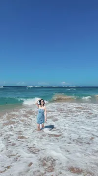 10 Potret Felicya Angelista Asyik Main di Pantai Bareng Sang Buah Hati, Penampilan Cantik Bak ABG Bikin Salfok