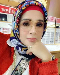 10 Potret Fitria Elvy, Putri Elvy Sukaesih yang Tak Kalah Cantik dengan Sang Bunda