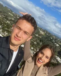 10 Potret Ganteng Arya Vasco yang Disebut Pacar Baru Cinta Laura, Lebih Muda 6 Tahun - Blasteran Belanda