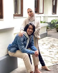 10 Potret Ganteng Bumi Untara, Anak Sulung Enno Lerian dari Pernikahan Pertama - Jauh dari Sorotan