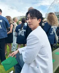 10 Potret Gemas Gong Yoo Fanboying ke Pebasket Victor Wembanyama, Terlihat Mungil dengan Tinggi Badan yang Terpaut Jauh