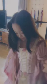 10 Potret Gempi Jadi Princess di Acara Sekolah, Cantik Menggemaskan - Mampir Cium Tangan Gisella Anastasia Saat Lewat